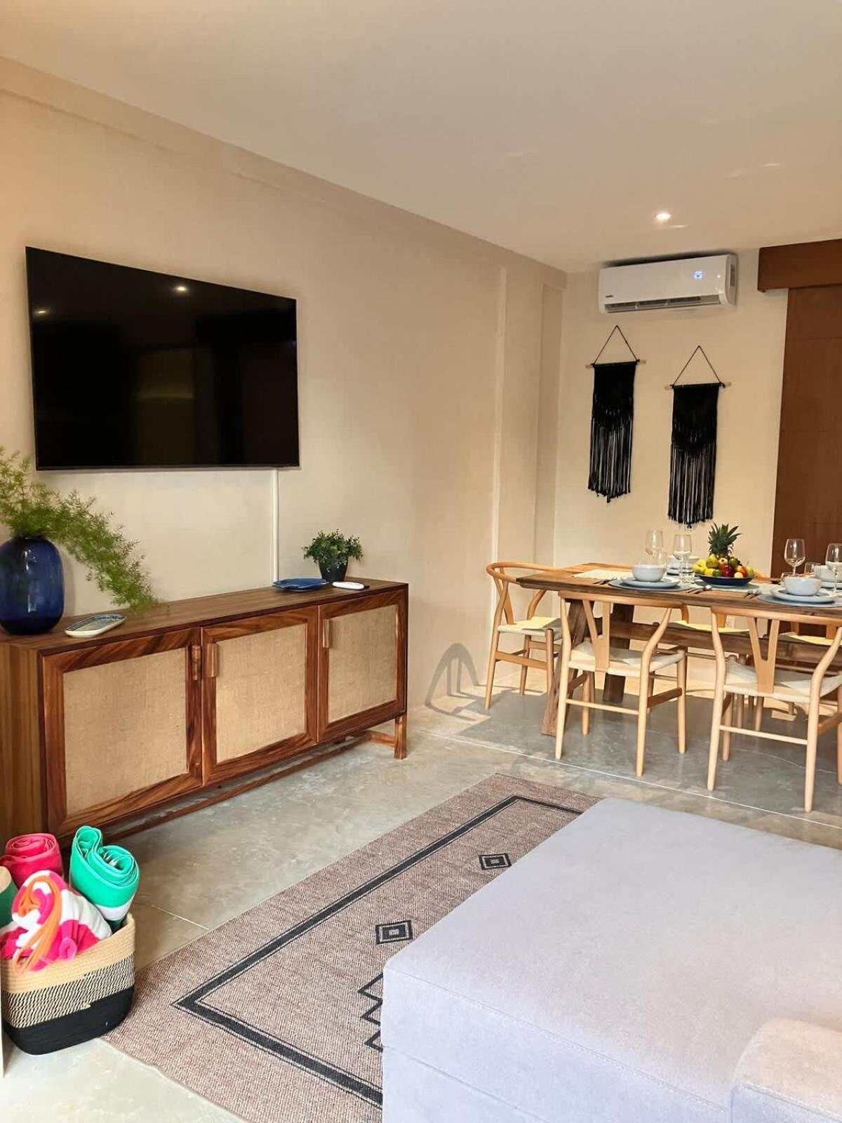 Ximbal 4 Guest Wifi Pool Gym Laundry *