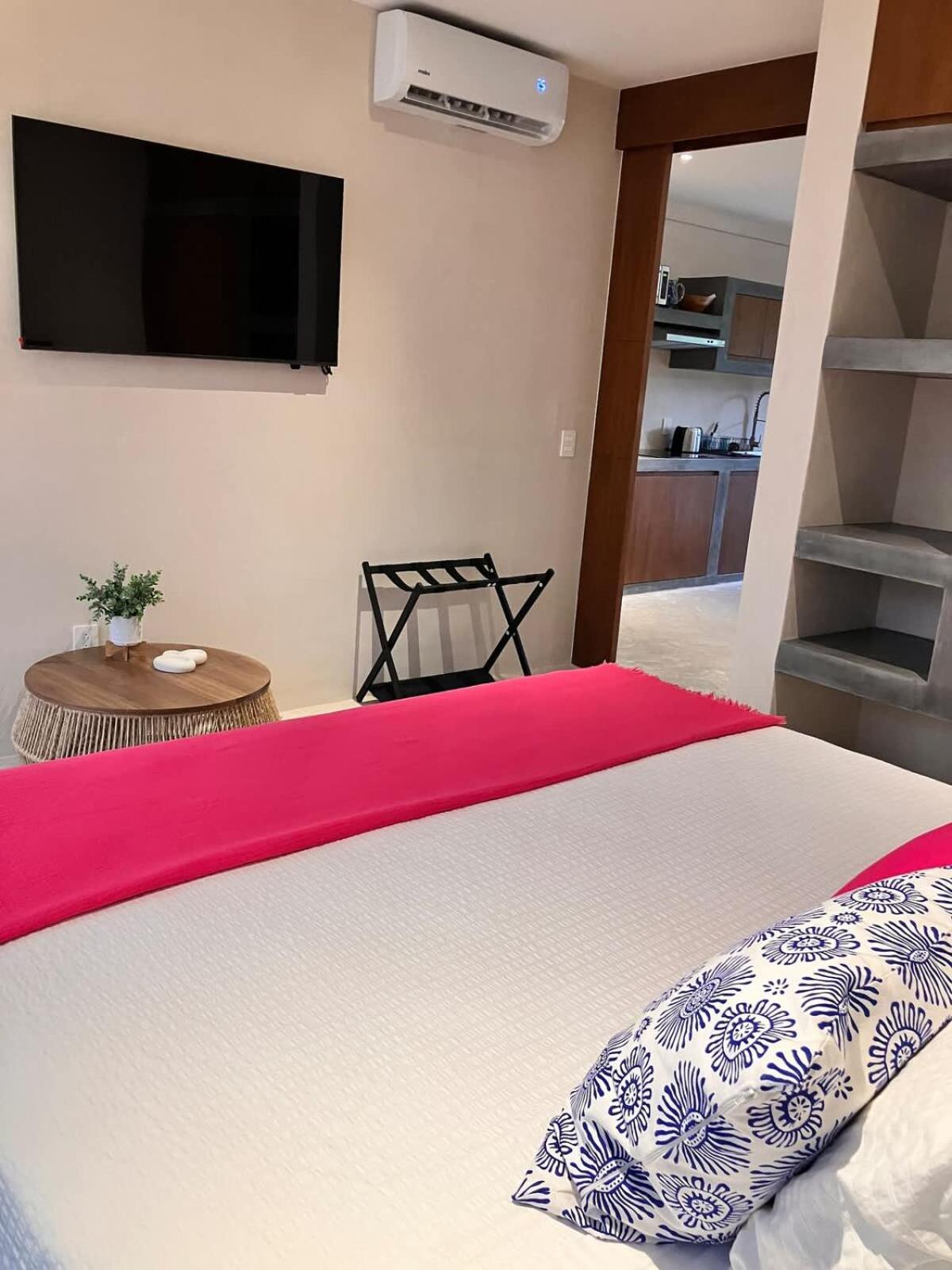 Ximbal 4 Guest Wifi Pool Gym Laundry Apartment *
